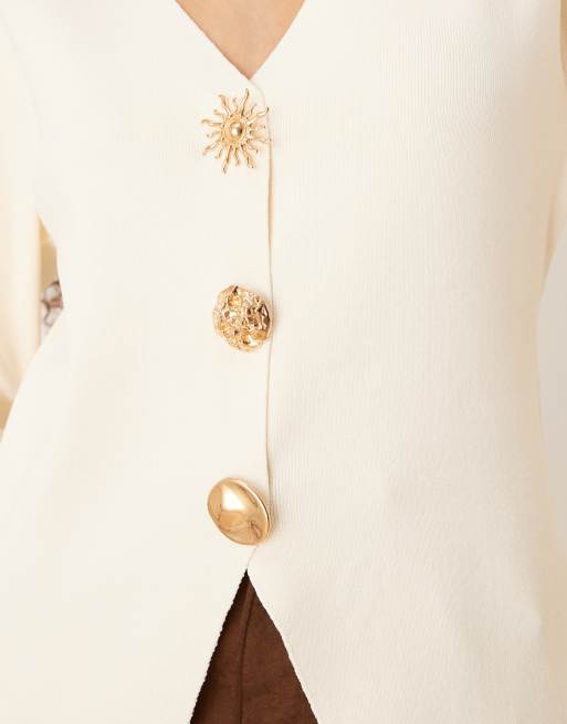 Mango – Strickjacke in Beige aus kompaktem Strick mit auffälligen, goldfarbenen Knöpfen, 3 von 4
