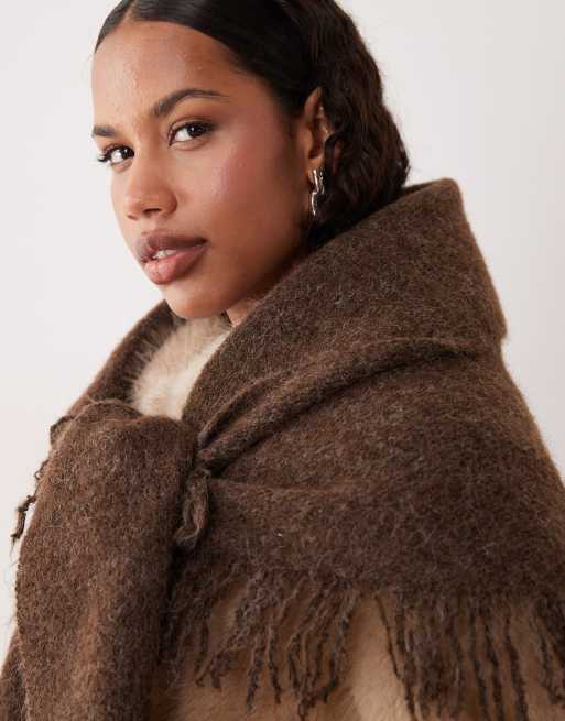 Mango – Strickschal aus Wollmix in Braun mit Fransen, 2 von 3