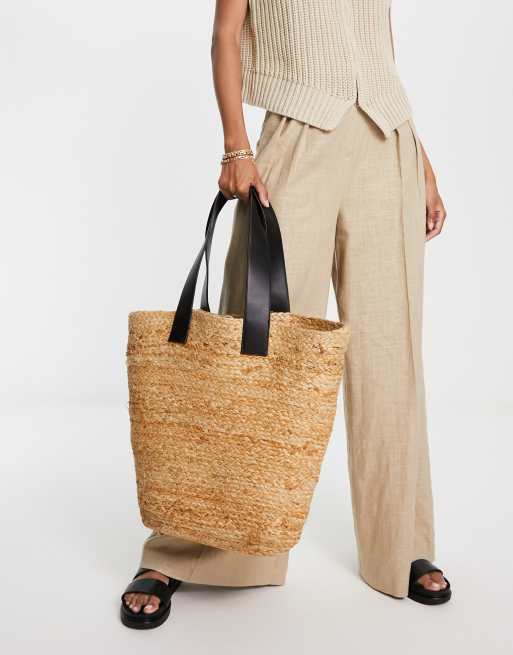 Mango – Strohtasche in Weboptik in Natur 