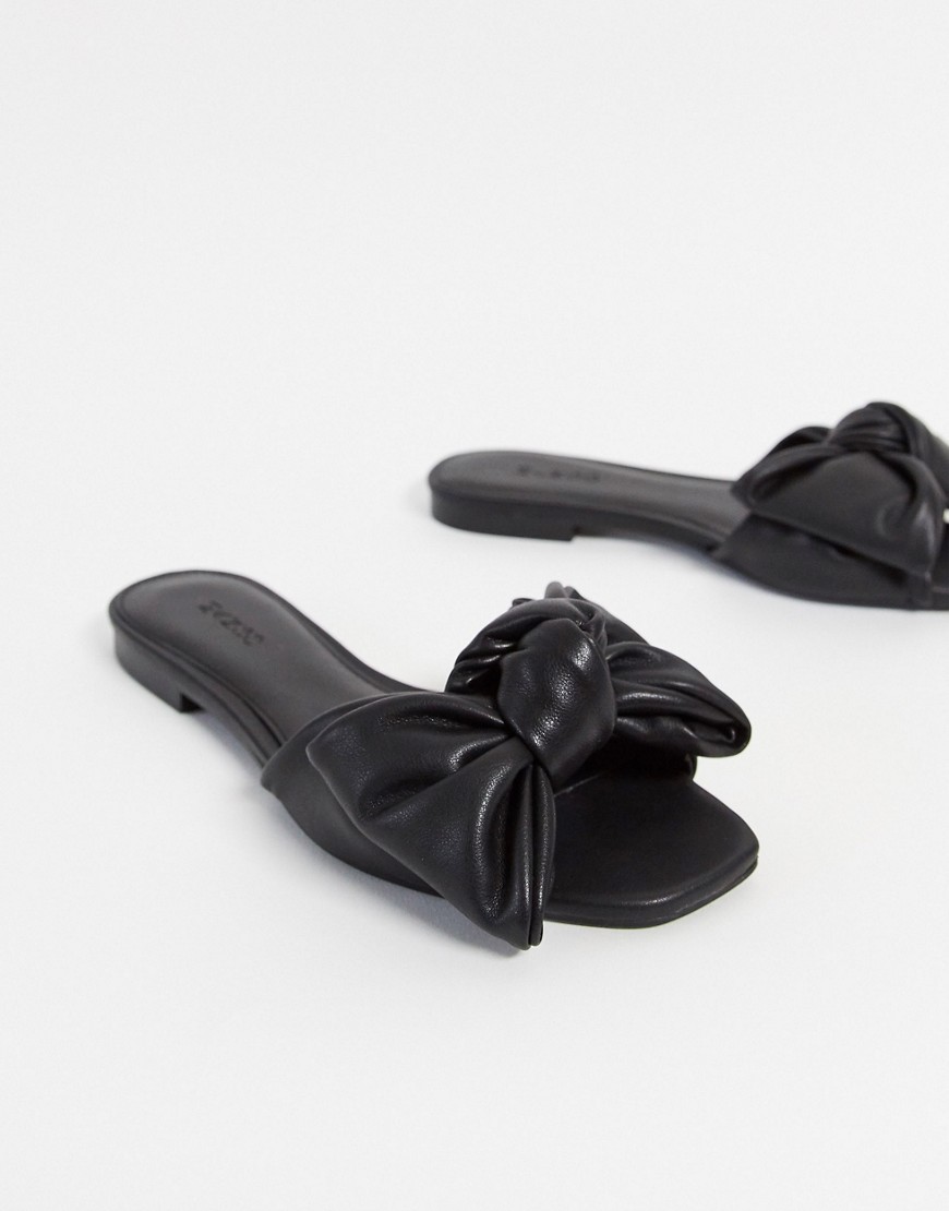 Mango – Svarta platta sandaler med rosett