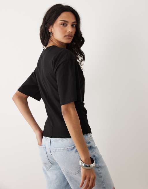 Mango – T-Shirt aus 100% Baumwolle in Schwarz mit seitlicher Raffung, 2 von 4