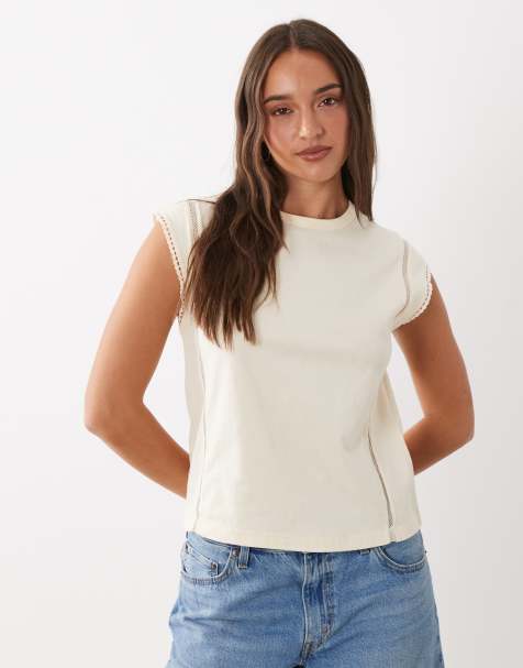 Mango - T-shirt beige chiaro con scollo rotondo e maniche ad aletta ricamata - view 1