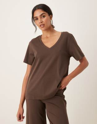 Mango - T-shirt de pyjama souple d'ensemble en coton avec col V - Marron