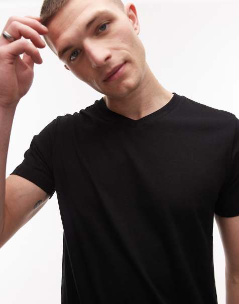 Mango – T-Shirt in Schwarz mit V-Ausschnitt - view 1