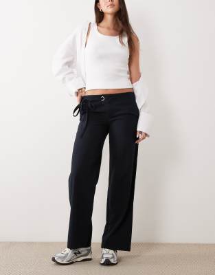 Mango - Teen - Elegante Hose in Marineblau mit Gürteldetail