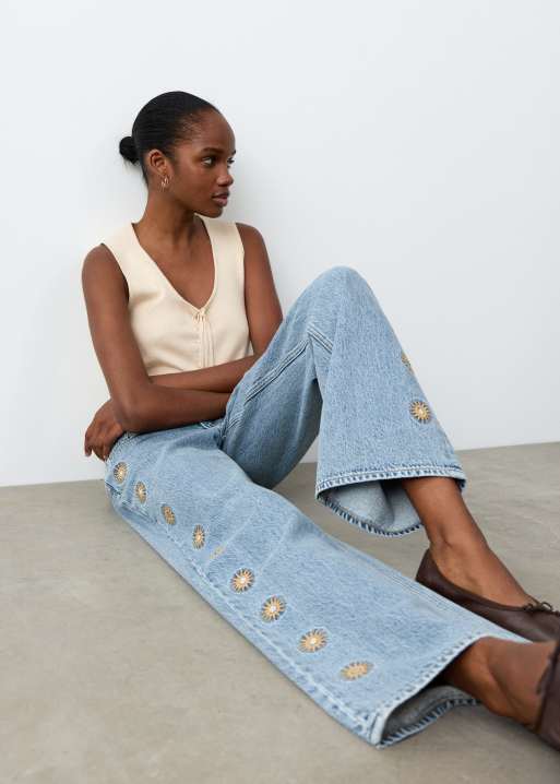 Mango – Teen – Gerade geschnittene Jeans in Mittelblau mit aufgestickten Sonnenmotiven, 4 von 4