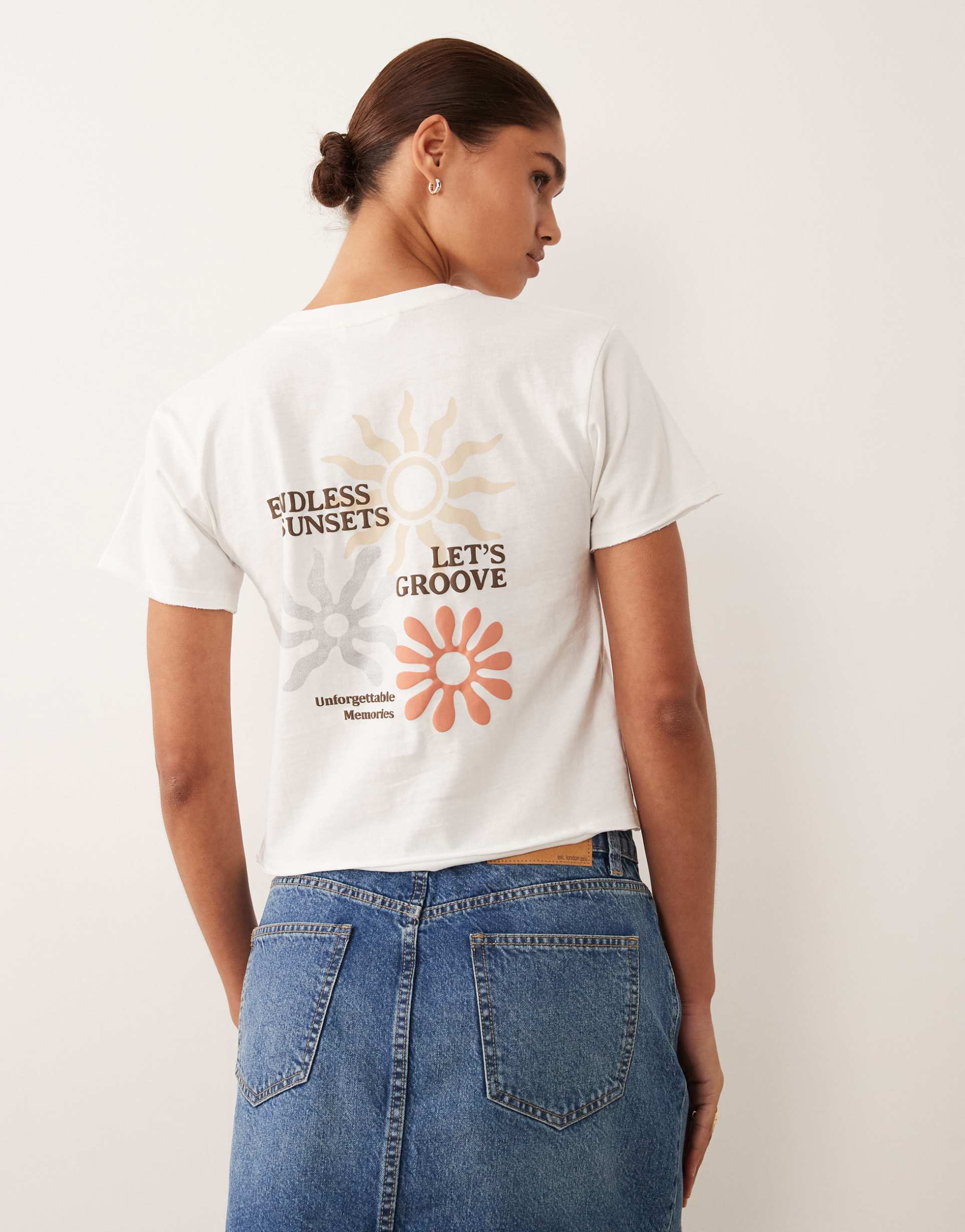 mango teen graphic baby tee in white