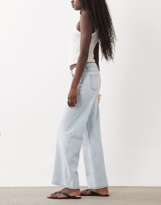 Mango Teen jeansy o prostych nogawkach z krzyżowym stanem w jasnoniebieskim spraniu, 2 z 5