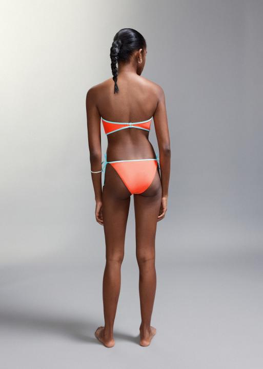 Mango – Teen – Klarorange bandeau-bikini med knytning i midjan och blå kantränder, 2 av 4