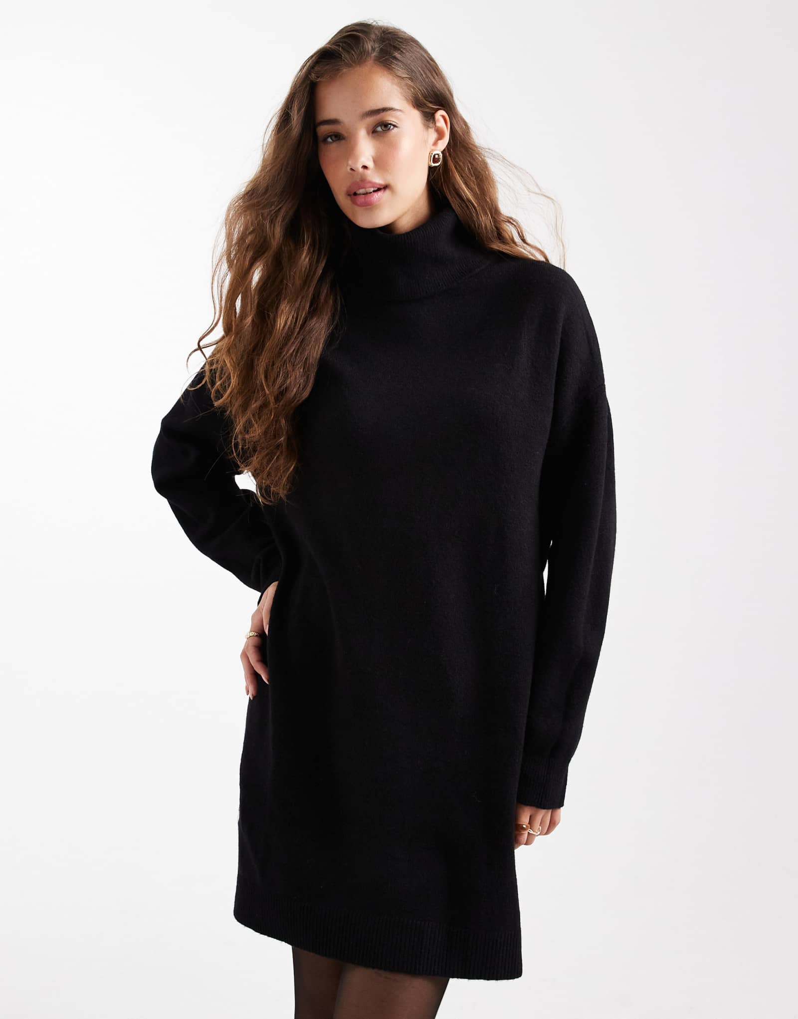 Подростковое трикотажное мини-платье Mango с водолазкой черного цвета 