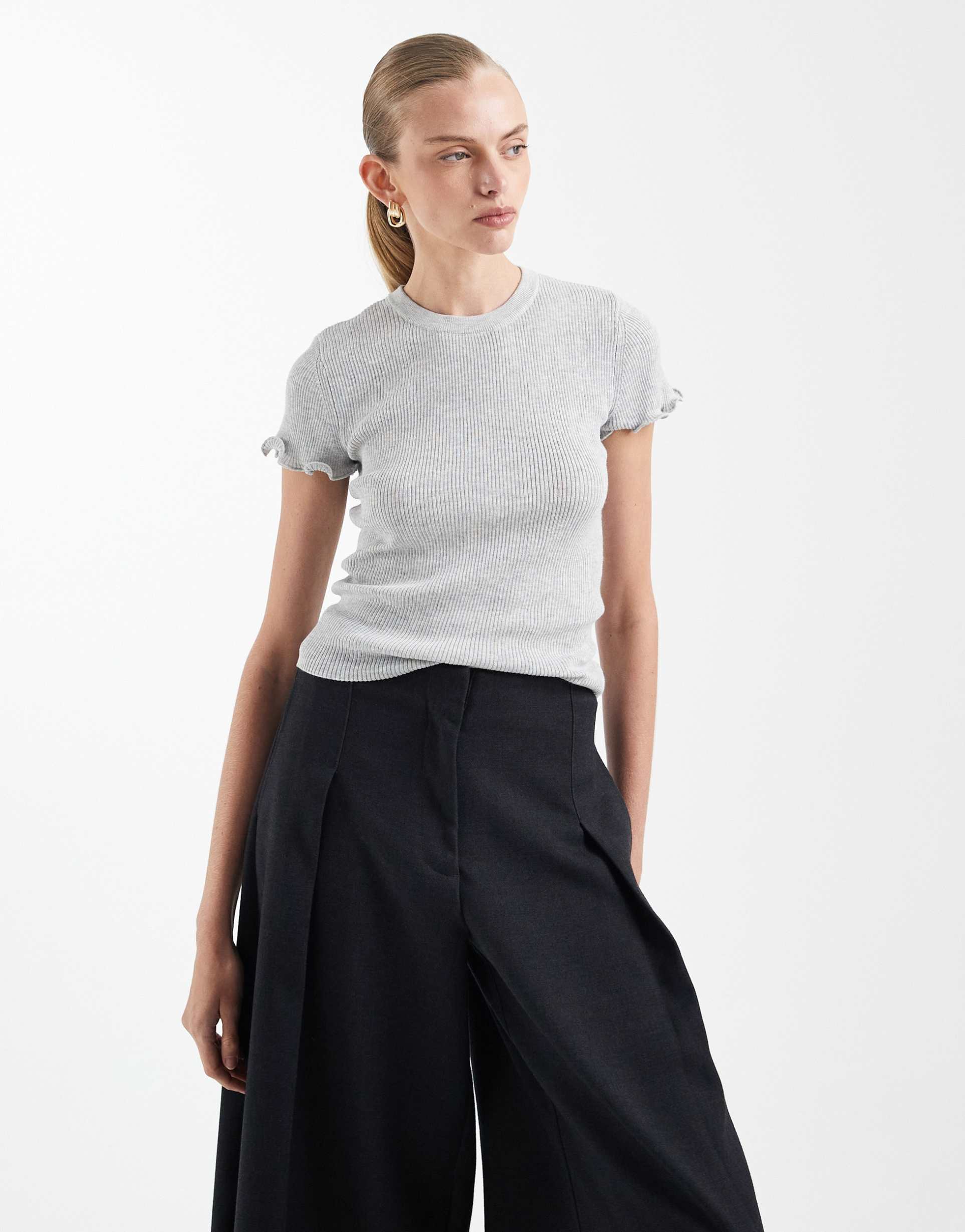 mango teen knit t-shirt with frill sleeve in light gray