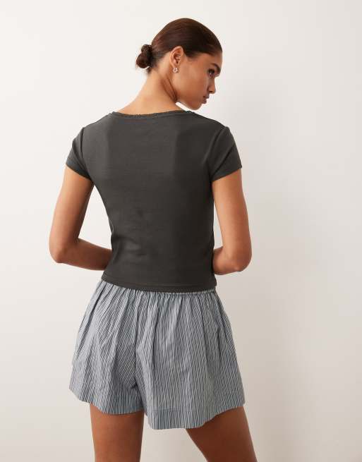 Mango – Teen – Mörkgrå t-shirt med v-ringning och knäppning, 4 av 4