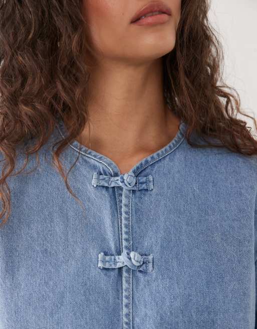 Mango – Teen – Niebieska bawełniana kurtka jeansowa bez kołnierza, 3 z 4