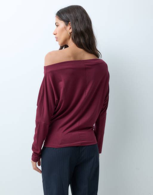 Mango Teen Off-Shoulder Langärmliges T-Shirt in Burgunderrot, 3 von 4