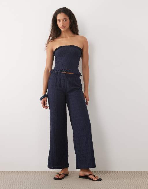 Mango - Teen - Co-ord set met bandeau-top met geborduurde bloemen en broek in marineblauw, 2 van 3