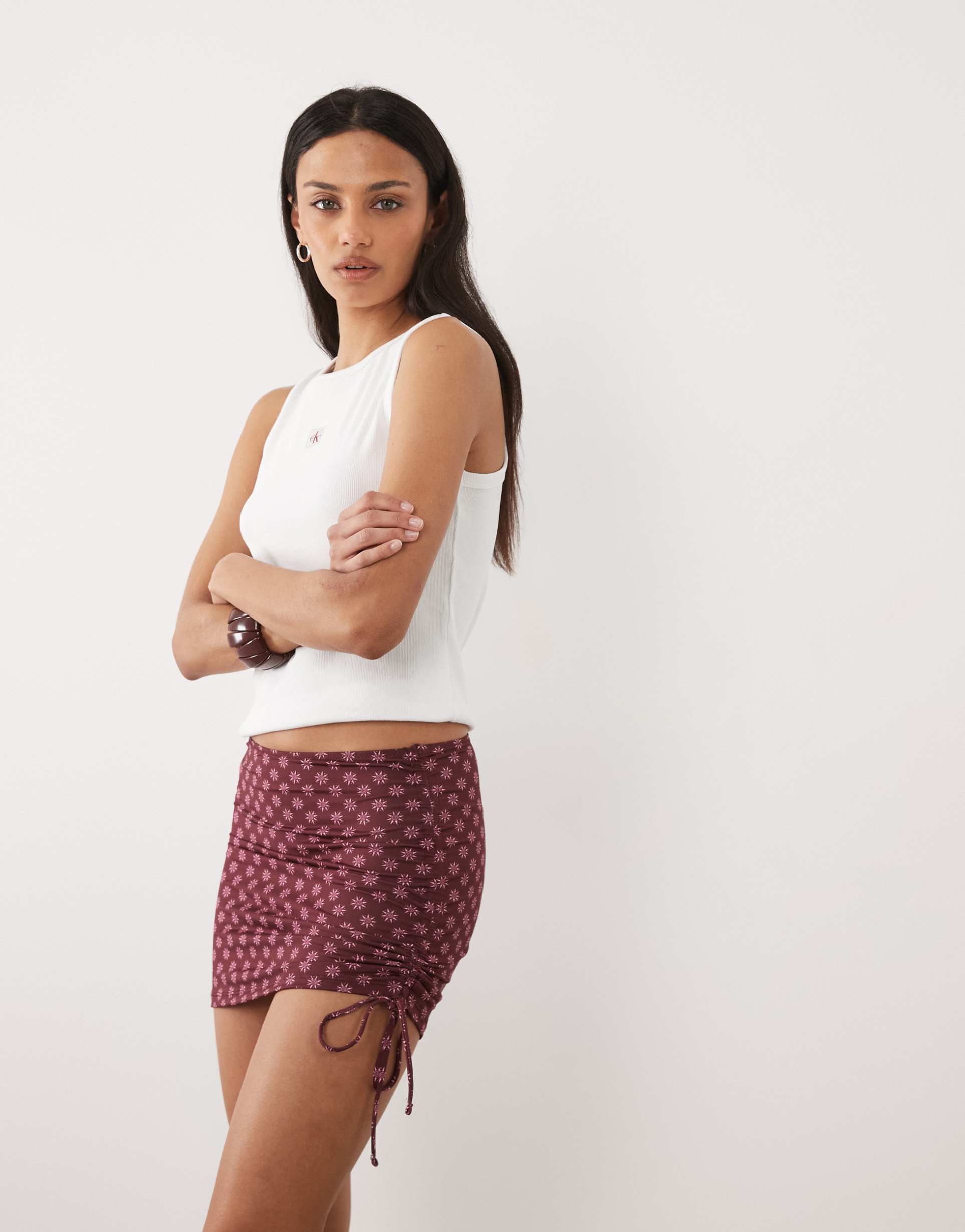 mango teen ruched side mini skirt in red sunshine print