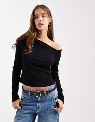 Mango Teen sculpt top with slash neck in black