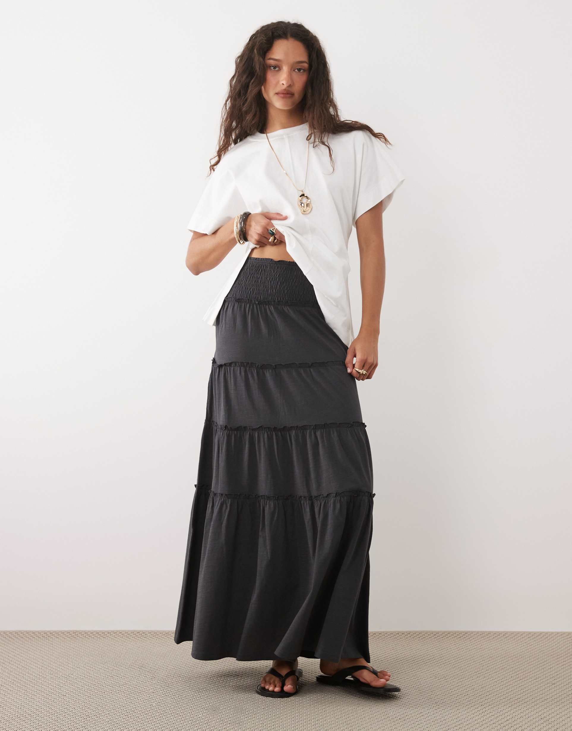 mango teen tiered maxi skirt in charcoal