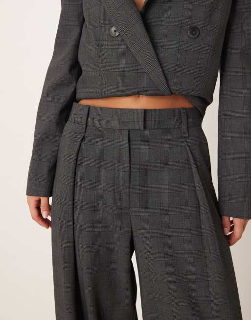Mango Teriyaki pleat detail tailored trouser in grey check, 3 of 5
