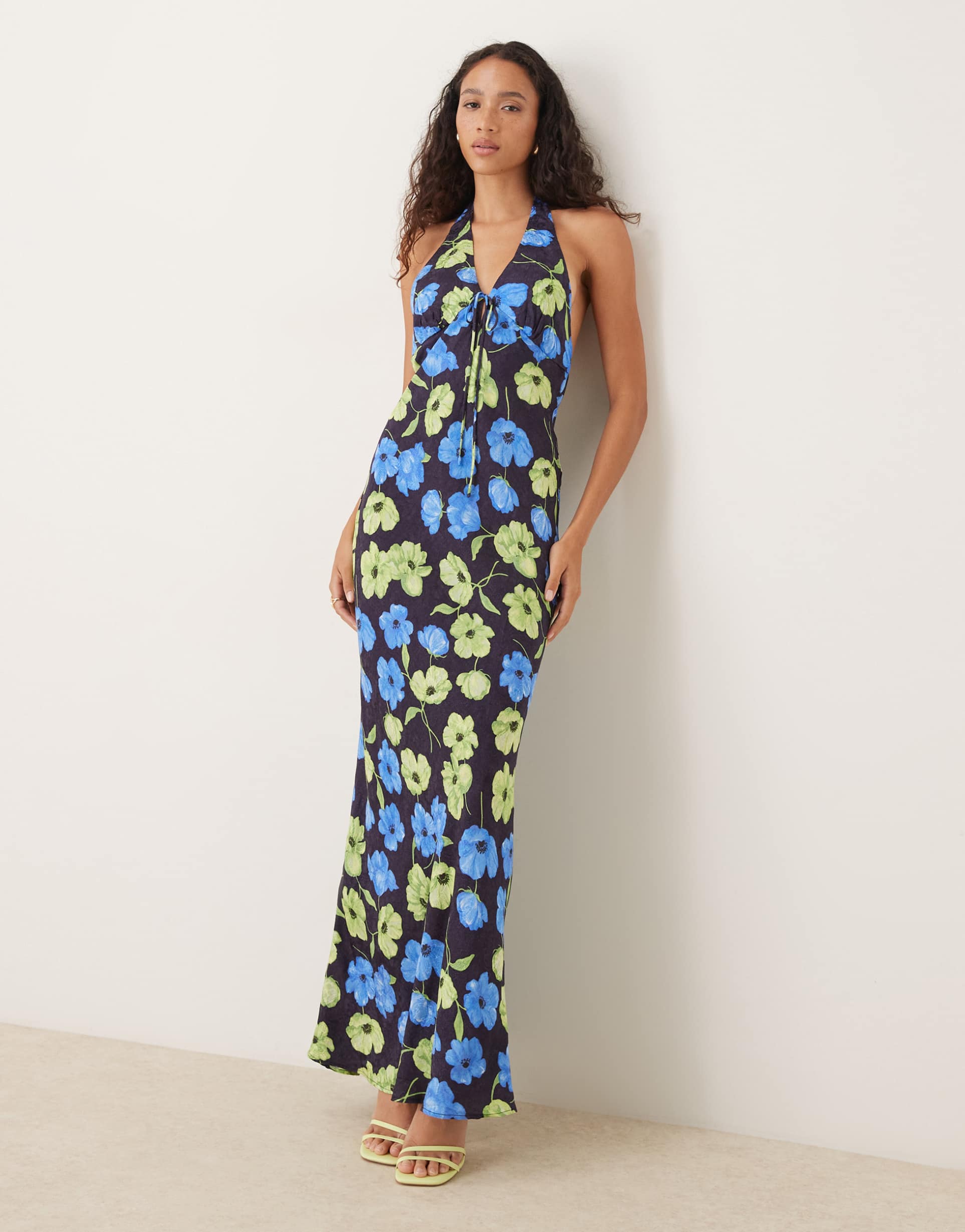 mango tie front halterneck maxi dress in floral print