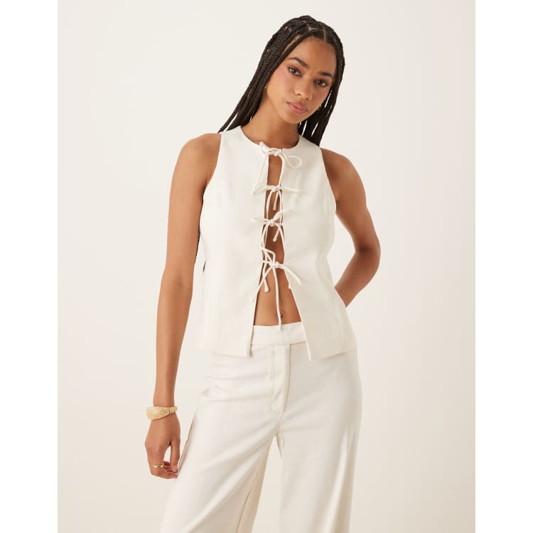 208589259-1-white?$n_750w$&wid