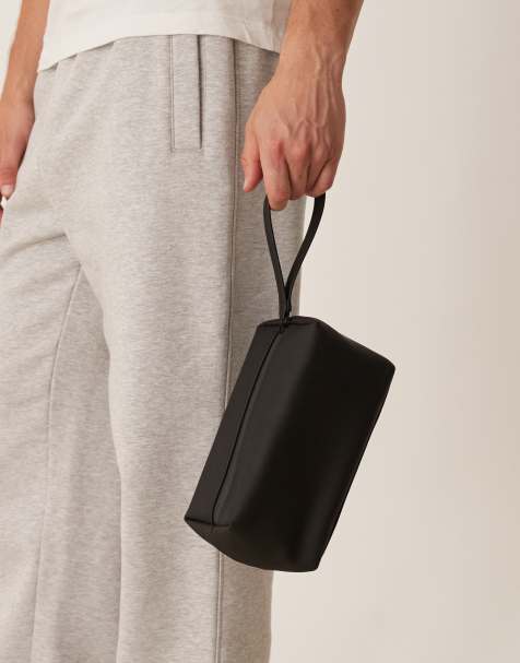 Mango toiletry bag in black - view 1