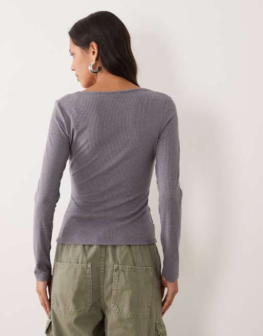 Mango top grigio con bottoni, scollo a V e maniche lunghe, 3 di 4