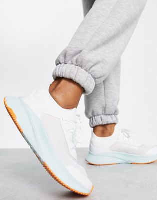 Mango trainer in white and blue