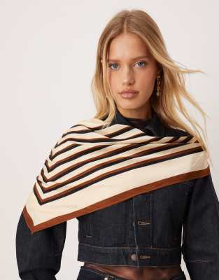 Mango - Tuchschal aus Satin in Braun mit geometrischem Muster-Brown