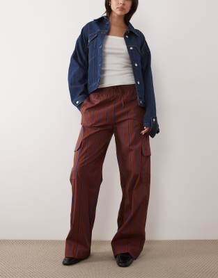 Mango - Utility-Hose aus 100% Baumwolle in Rostrot und Blau gestreift mit geradem Schnitt und Bindegürtel-Bunt