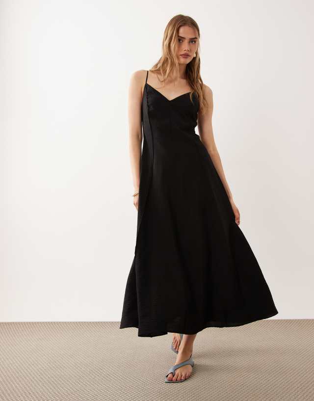 mango black dress - Midi with stitching details ensuring both style and short prom How to Dress Like Color:nude pink