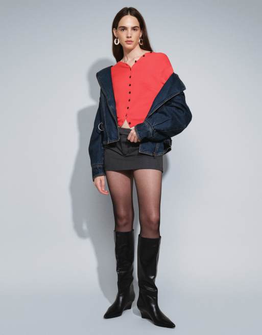 Mango vest met knoopdetail en V-hals in rood, 2 van 7