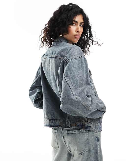 Dark jean jacket hot sale with light jeans