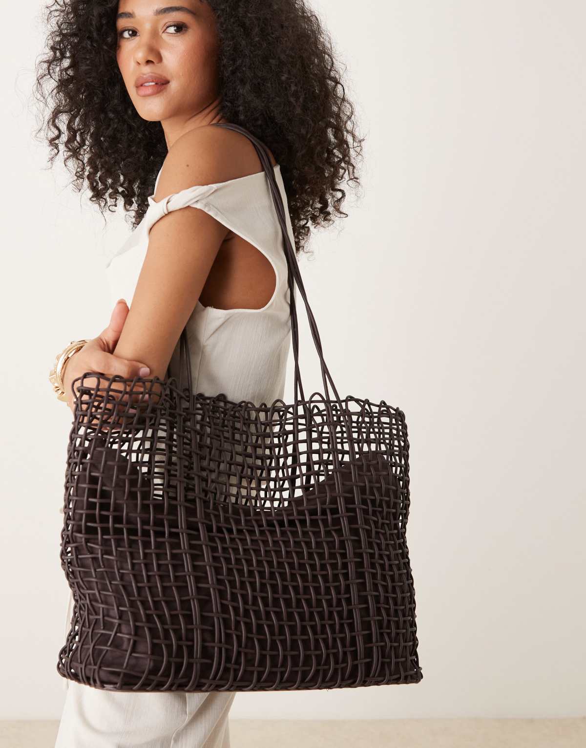 Mango weave detail tote bag with drawstrnig inner lining in brown