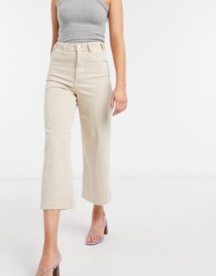 ecru cropped jeans