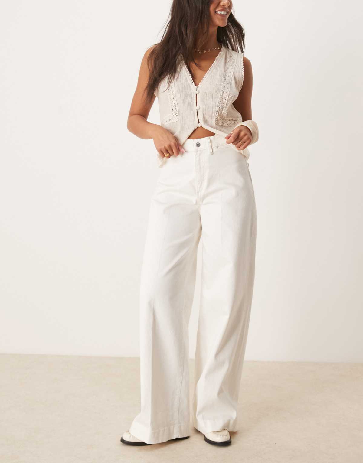 Mango wide leg high wasited pleat front jean in white