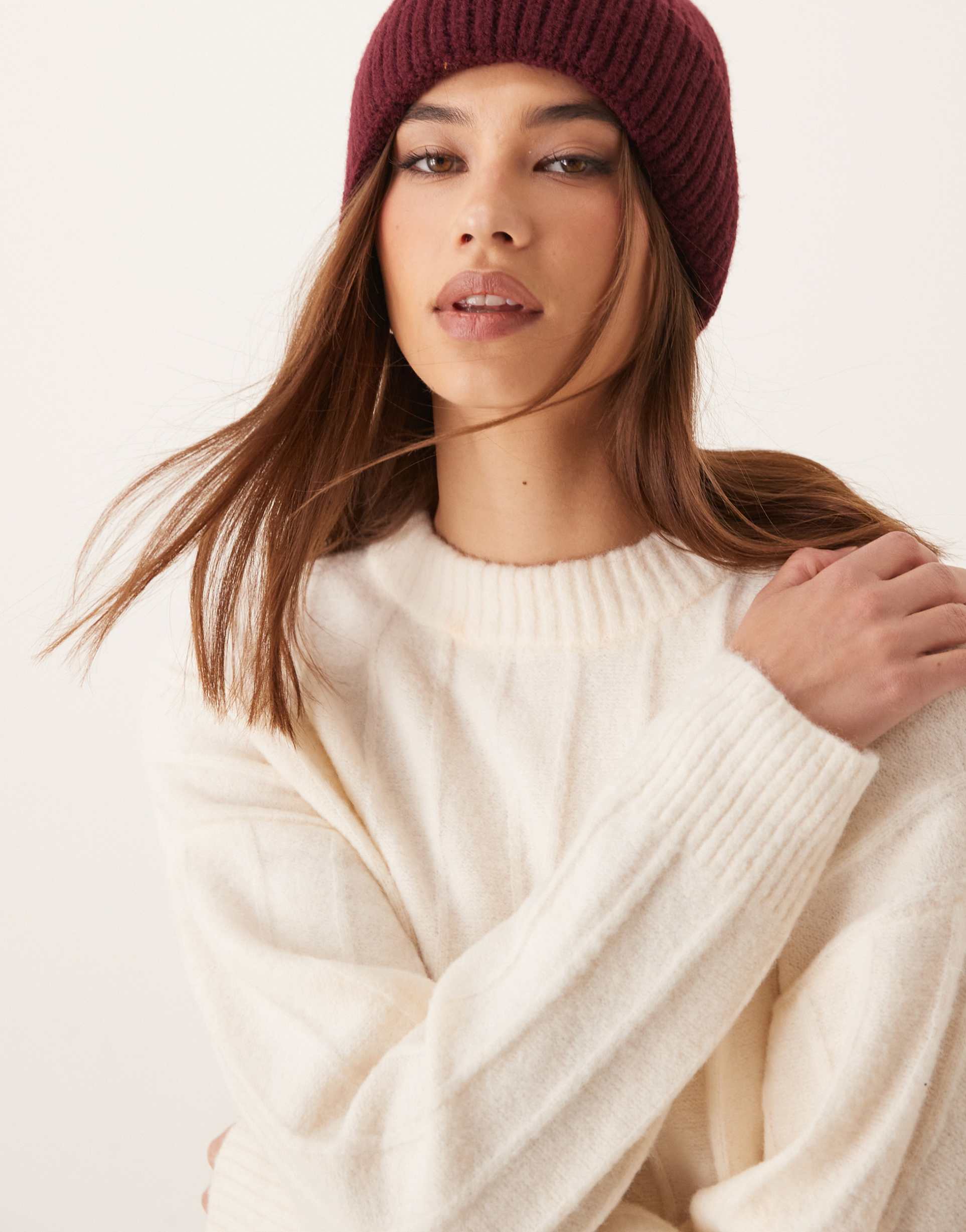 mango wide ribbed round neck sweater in white
