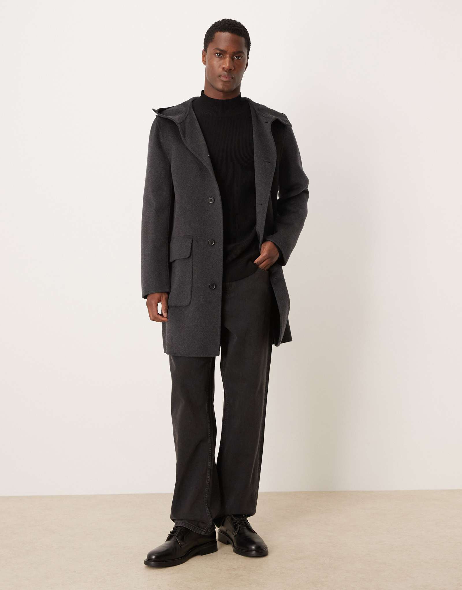 Удлиненное пальто свободного кроя из смеси шерсти манго с капюшоном цвета древесного угля