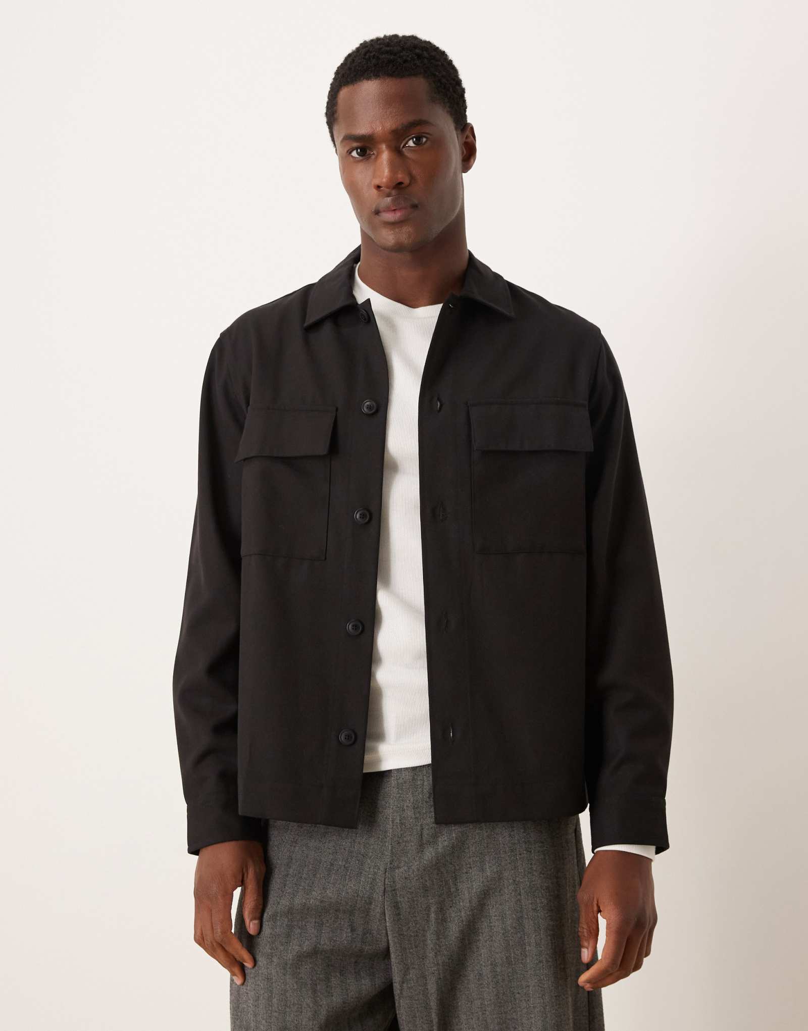 Шерстяная шапочка из смеси манго черного цвета