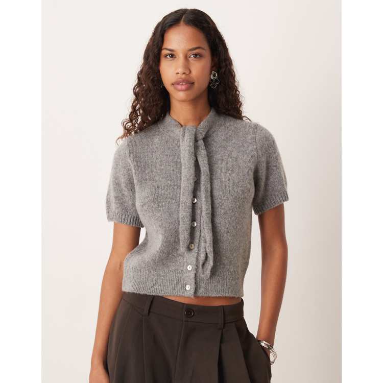 209931282-1-grey?$n_750w$&wid=
