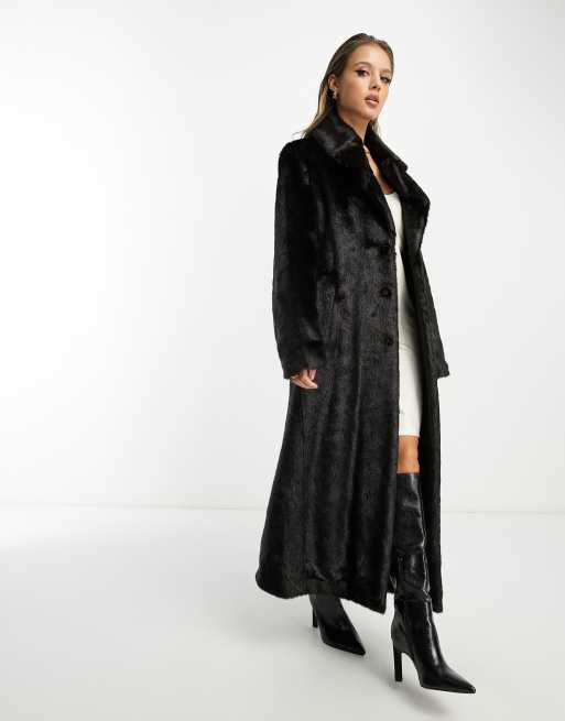 Mango x Camille Cappotto taglio lungo in pelliccia sintetica nero ASOS