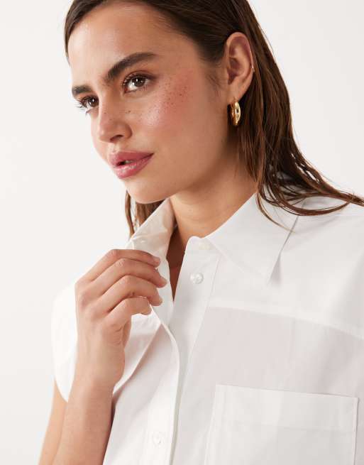 Mango x Hailey Bieber – Biała koszula bez rękawów z podkreślonymi ramionami, 3 z 4