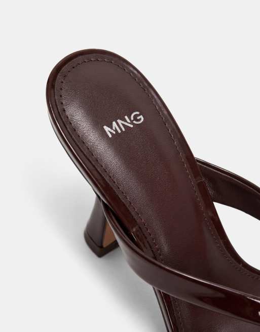 Mango – Zehenstegsandalen in Schokobraun mit Absatz, 7 von 8