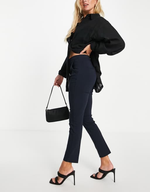 Mango – Zigarettenhose mit schmalem Bein in Marineblau