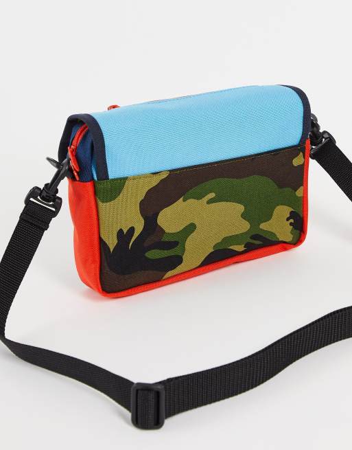 Manhattan Portage Far Rockaway messenger bag in camouflage, 3 of 4