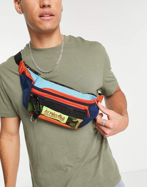 Manhattan Portage – Niebiesko-pomarańczowa saszetka nerka ze wzorem moro i nadrukiem Coney Island