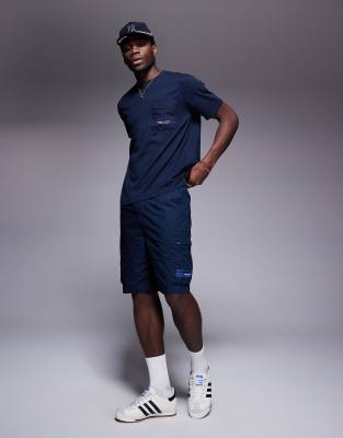 logo seafield cargo shorts in navy