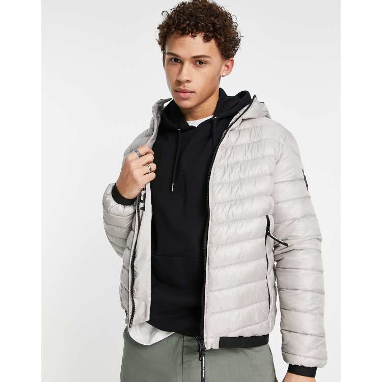 Marshall artist deals lightweight jacket