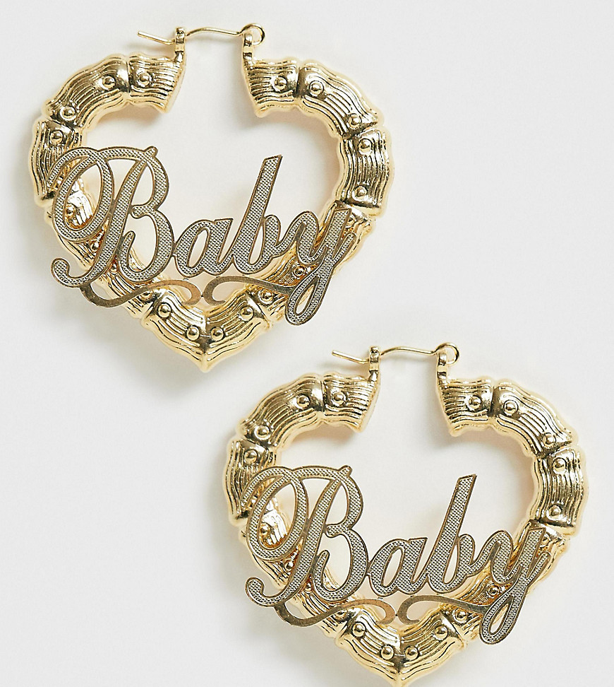 фото Массивные позолоченные серьги-кольца в виде сердец с эффектом бамбука и надписью "baby" image gang-золотой