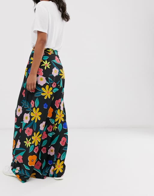Maxinederdel med skråsnit og retro blomstermønster fra Neon Rose, 2 af 4